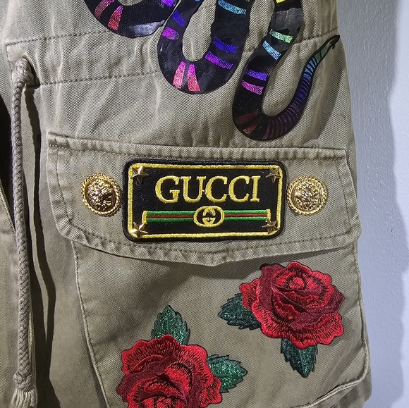 Military vest, army green, upcycled into a designer vest inspired by GG patches - Picture 6 of 12